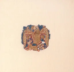 Seidenbesticktes Fragment